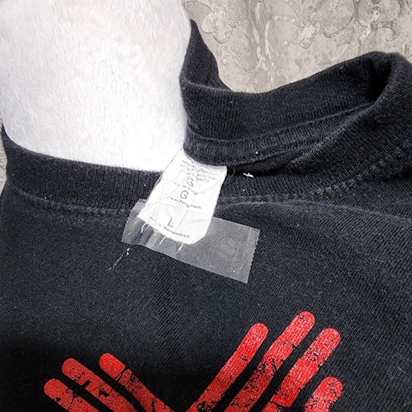 NM Zia Tee Shirt Large Black, Gold, Red - Picture 6 of 6